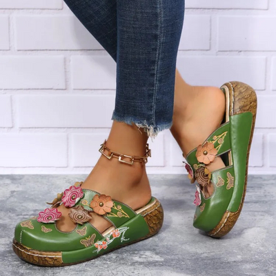 Ninette™ – Elegant Retro Sandals with Floral Detail