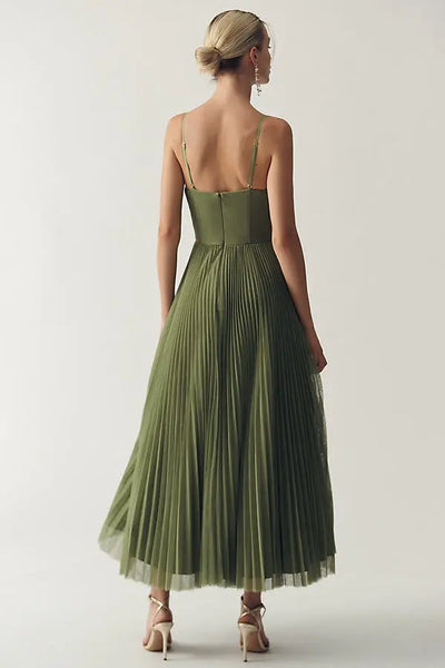 Clara | Elegant Pleated Dress