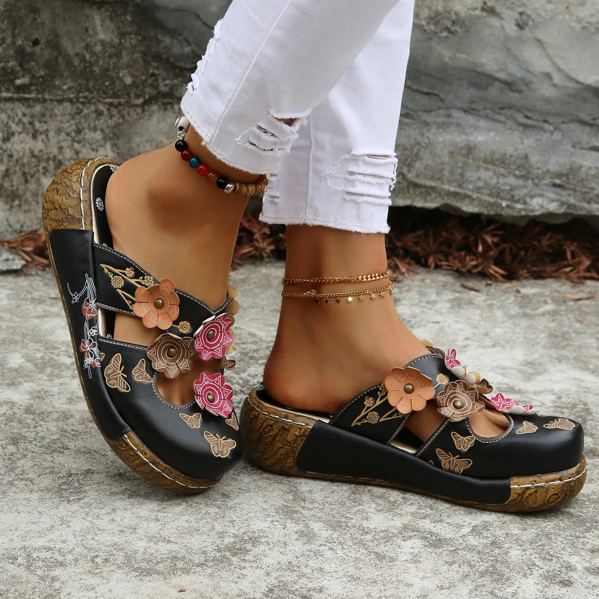 Ninette™ – Elegant Retro Sandals with Floral Detail