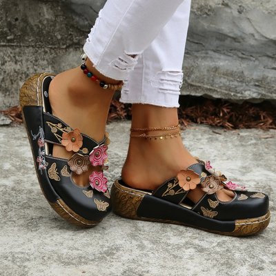 Ninette™ – Elegant Retro Sandals with Floral Detail