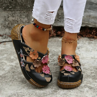 Ninette™ – Elegant Retro Sandals with Floral Detail