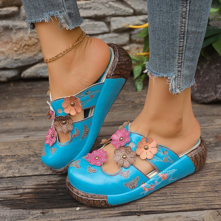 Ninette™ – Elegant Retro Sandals with Floral Detail