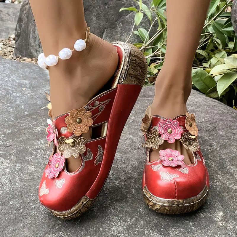 Ninette™ – Elegant Retro Sandals with Floral Detail